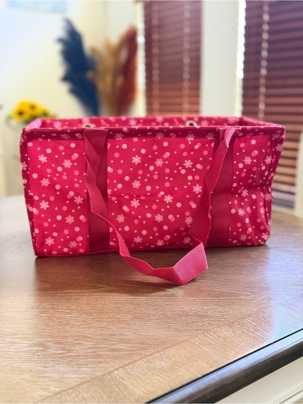 NWT Thirty-One Medium Utility Tote in Fun Flurries